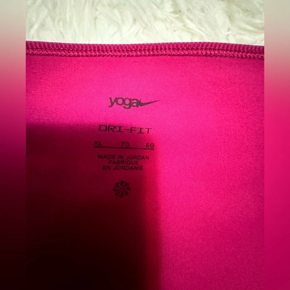 - Nike Dri-Fit Yoga Burgundy Women's Tank Top Size XL